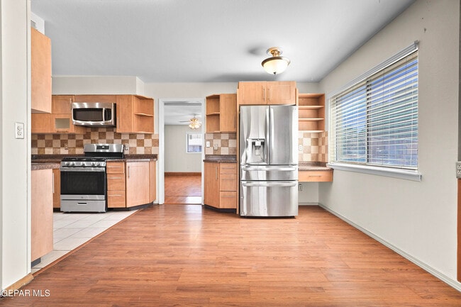 Building Photo - 7316 Clemente Ave