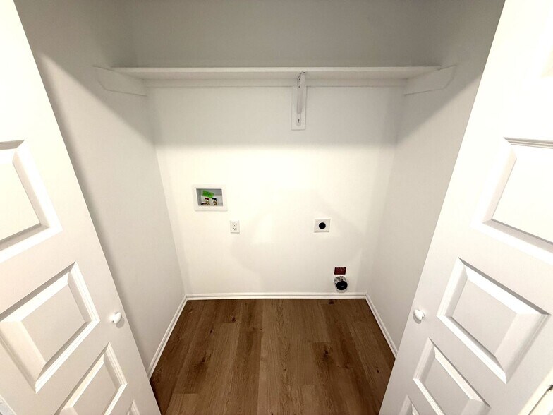 Building Photo - 3625 Blue Ave