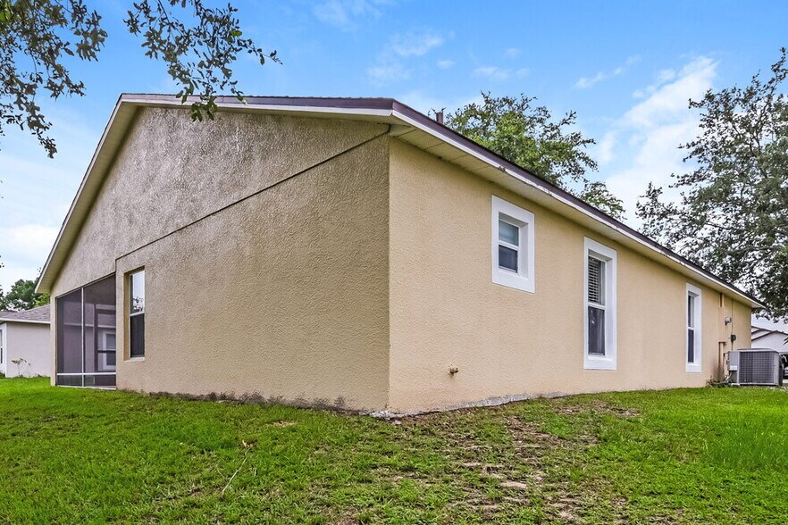 Building Photo - 1378 Willow Crest Dr
