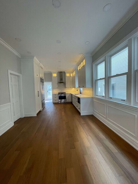 Building Photo - 3223 N Richmond St