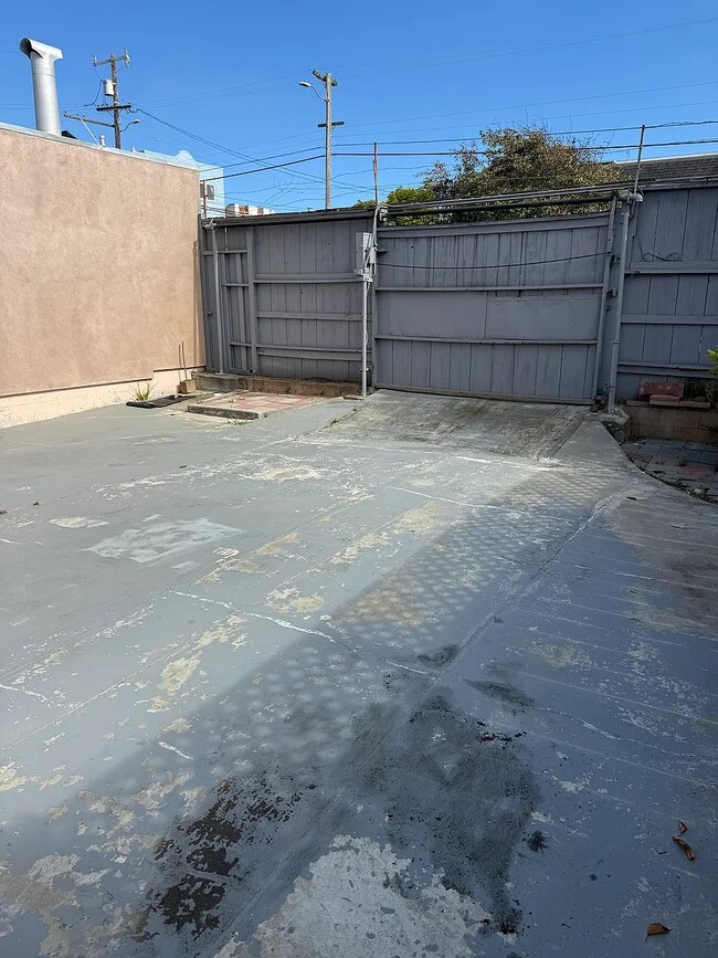 Building Photo - 736 Silver Ave