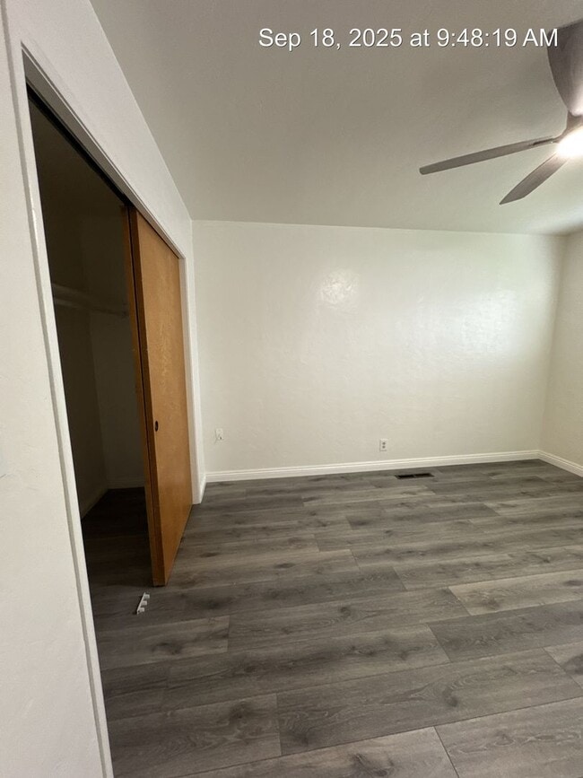 Building Photo - 4076