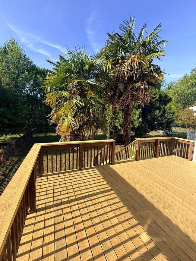 Building Photo - 1529 Crag Burn Ln