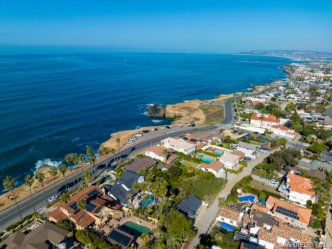 Building Photo - 1153 Sunset Cliffs Blvd