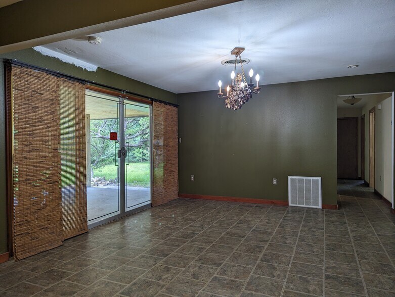 Building Photo - 917 Fremaux Ave