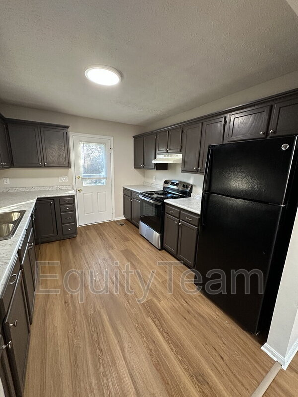 Building Photo - 1015 Venetian Terrace