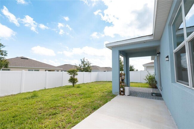 Building Photo - 2203 Pigeon Plum Dr