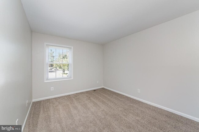 Building Photo - 825 Chesney Ln