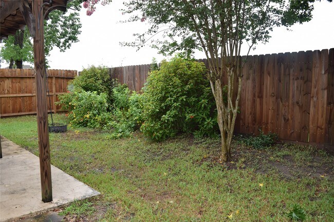 Building Photo - 18130 Beaverdell Dr
