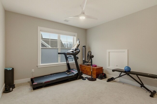 Building Photo - 40 Sage Ln