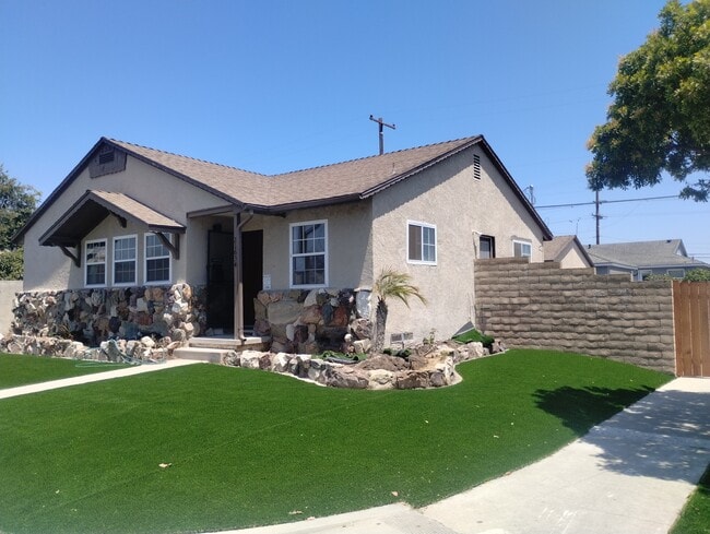 Primary Photo - 21634 Linda Dr