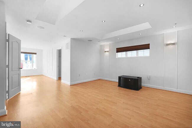 Building Photo - 12806 Murphy Grove Terrace