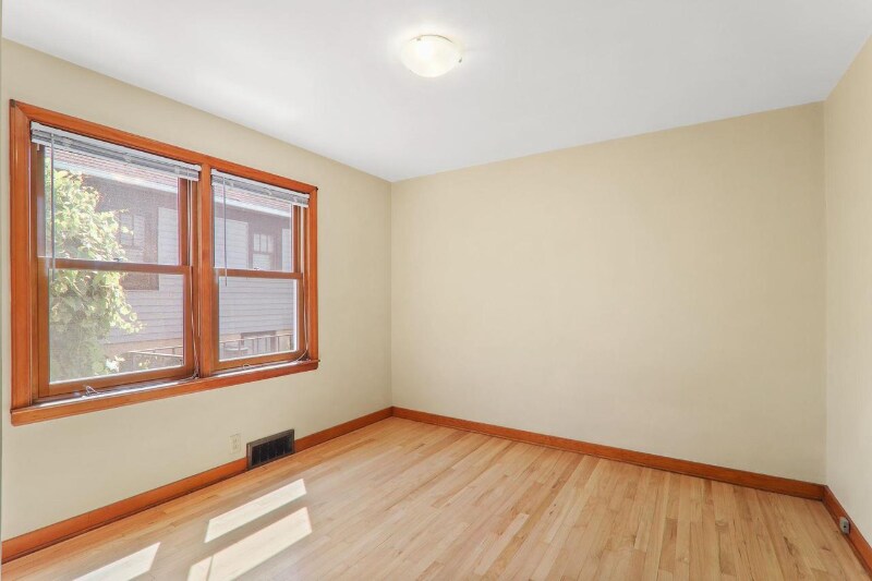 Building Photo - 2225 Winnebago St