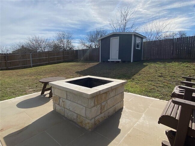 Building Photo - 141 Ruby Lake Dr