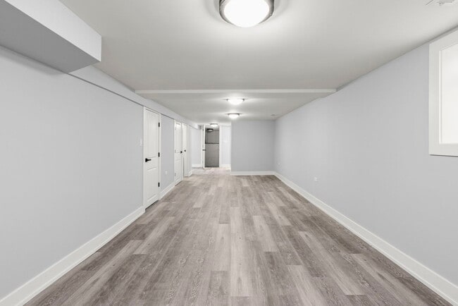 Building Photo - 5542 W 64th St