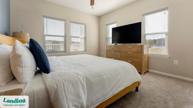 Building Photo - 915 Brentmoor Dr