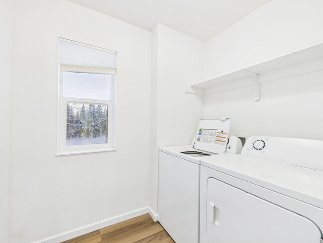 Building Photo - 1773 Dallas Dr