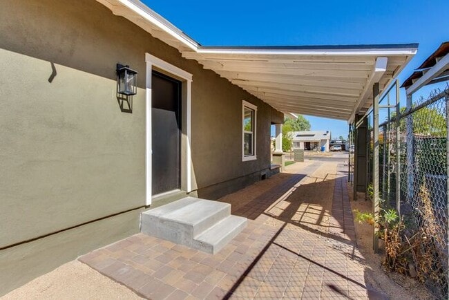 Building Photo - new remolded 3 bredroom 2 bathroom