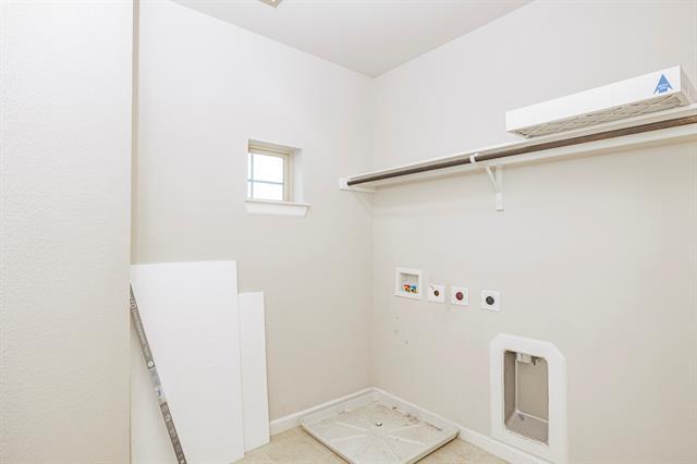 Building Photo - 3640 Carlsbad Way