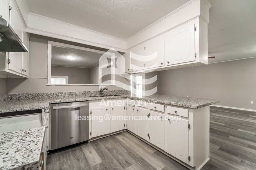 Building Photo - 657 Upper Darby Rd