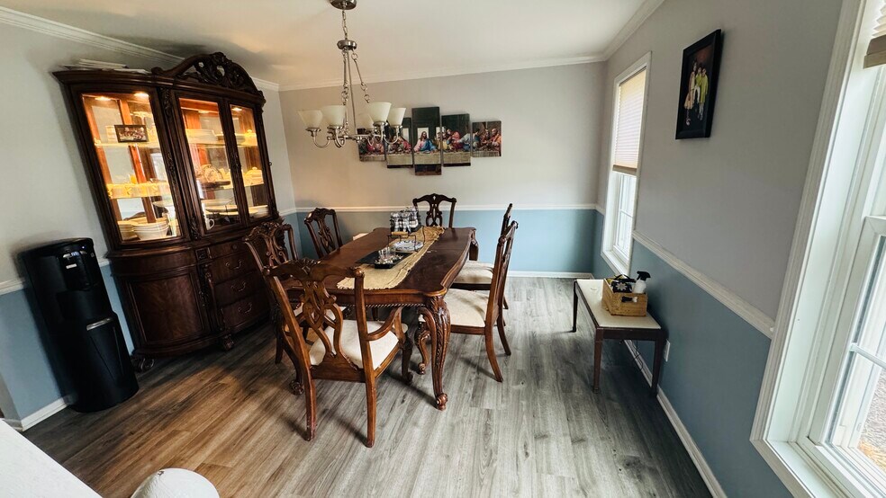 Building Photo - W174N5125 Mulberry Ln