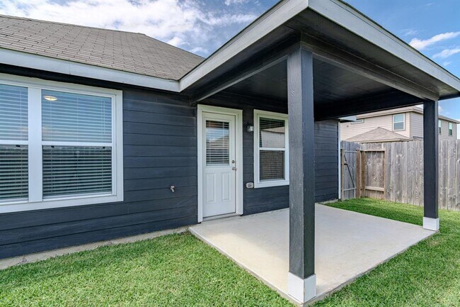 Building Photo - 4922 Blue Jacaranda Wy