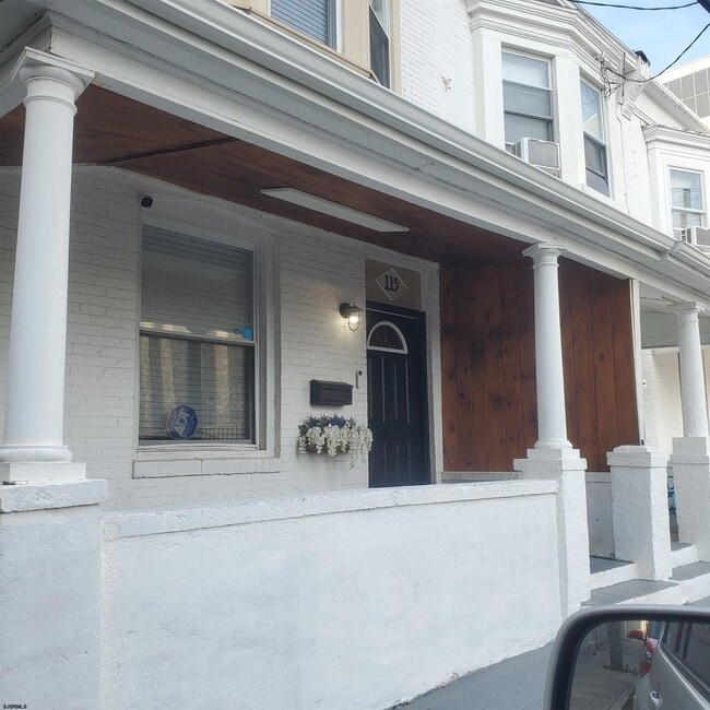 Primary Photo - 115 S Congress Ave