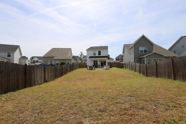 Building Photo - 1052 Ashcroft Cir