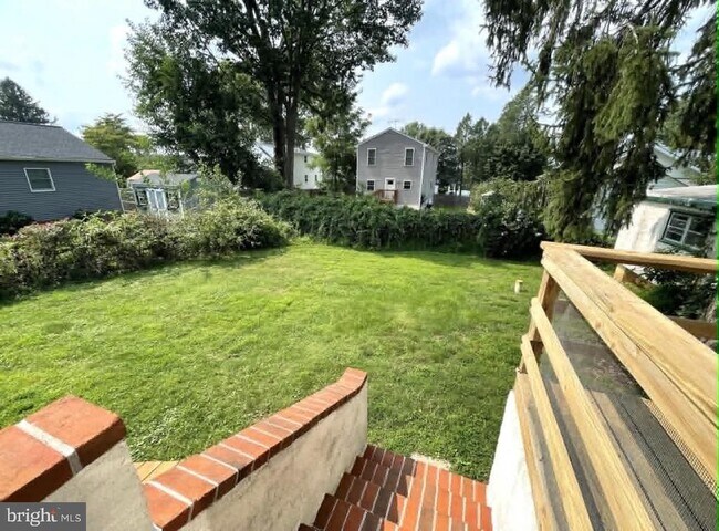 Building Photo - 152 3rd Ave