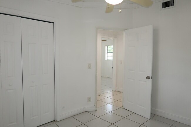 Building Photo - 5624 Purdy Ln