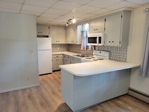 Building Photo - 56 Birch Ave S