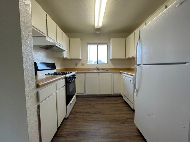 Building Photo - 9339-33 Musselman Dr.