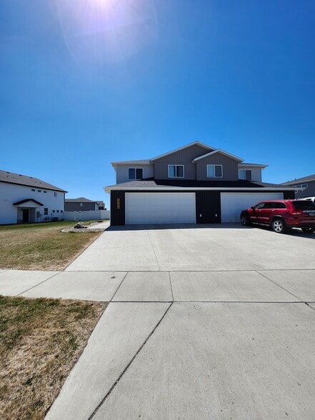 Building Photo - 5703 Iron Dr