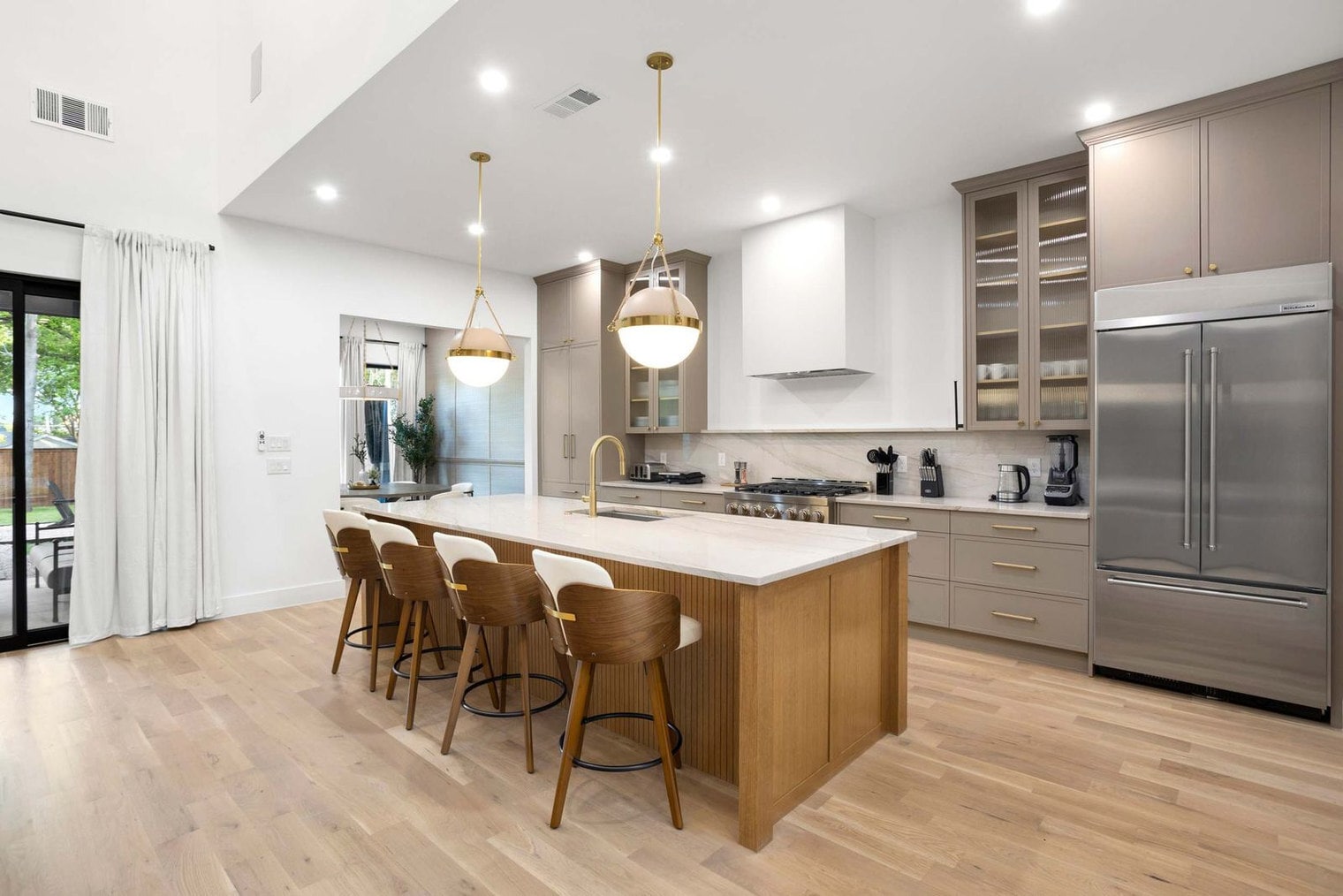 Building Photo - 8922 San Benito Way
