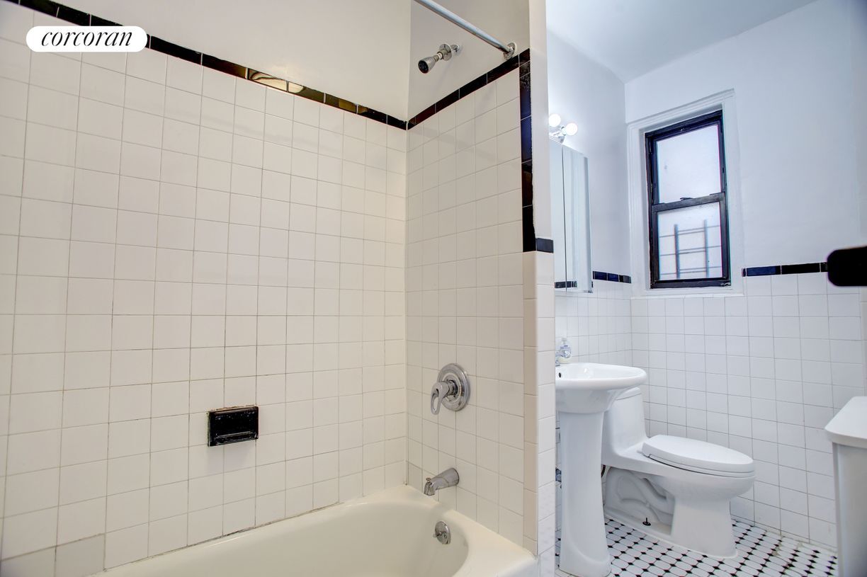 Building Photo - 315 W 102nd St