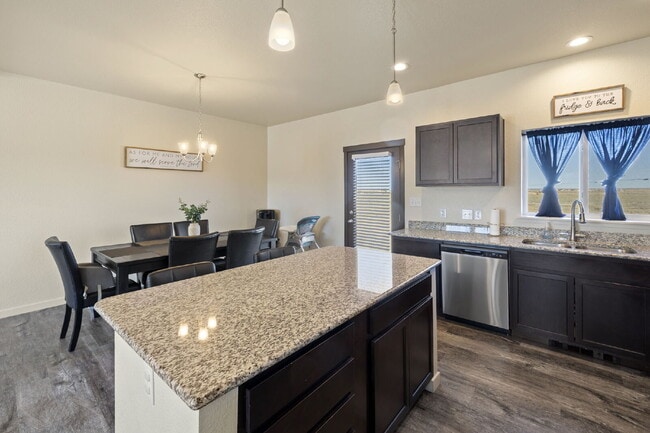 Building Photo - Spacious 3-Bed, 2-Bath Modern Home on 1.16...