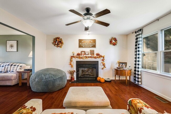 Building Photo - 1141 Decca Dr