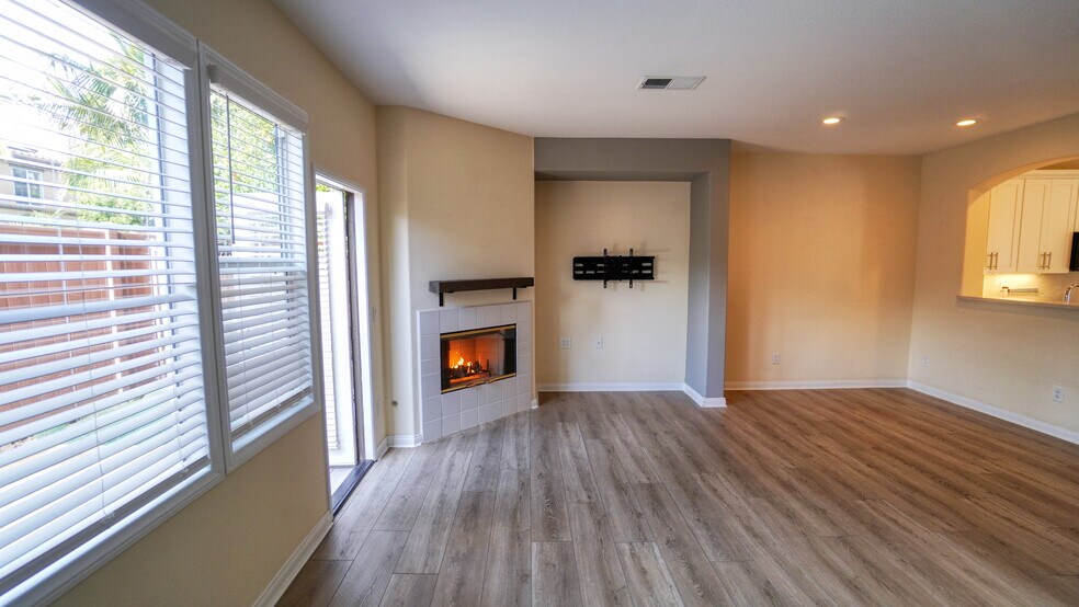 Building Photo - 4499 Brisbane Way
