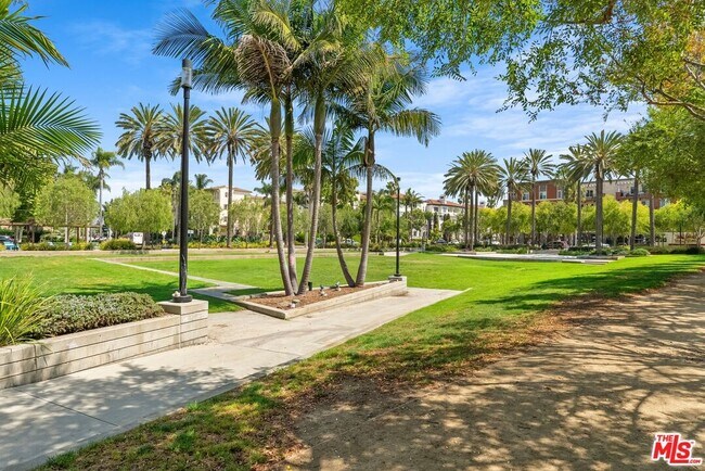 Building Photo - 6531 S Seabluff Dr
