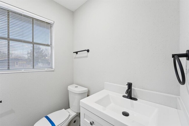 Building Photo - # Bedroom 2 Bathroom Home Near Medical Center