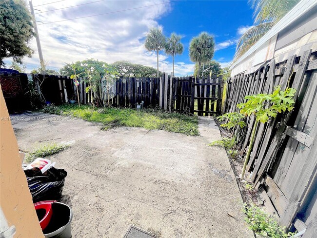 Building Photo - 18240 NW 41st Pl