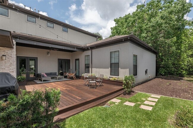 Building Photo - 5655 Locke Ln