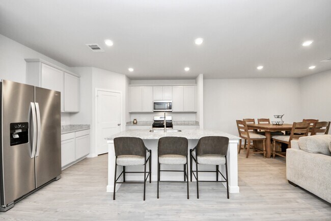 Building Photo - 25089 Pomegranate Pl