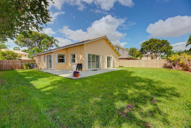 Building Photo - 14133 SW 154th Pl