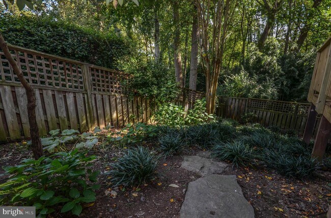 Building Photo - 7212 Grubby Thicket Way