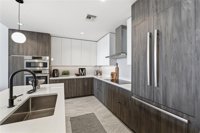 Building Photo - 777 3rd Ave N