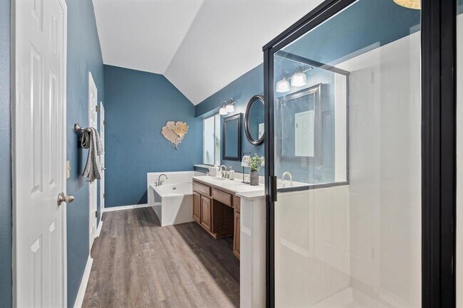 Building Photo - 8007 Weldon Springs Ct