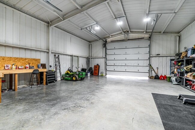 Building Photo - 501 E Cemetery Rd