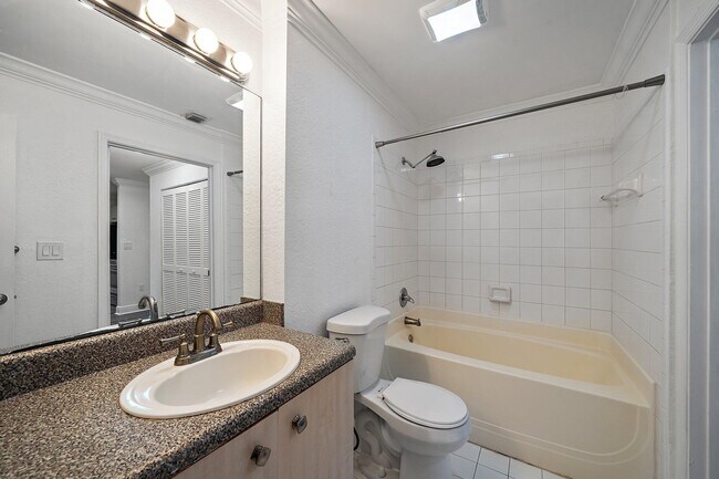 Building Photo - 1803 N Flagler Dr