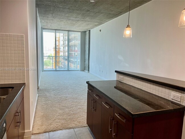 Building Photo - 300 S Australian Ave